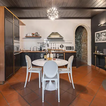 Elegant Penthouse In Santo Spirito Διαμέρισμα